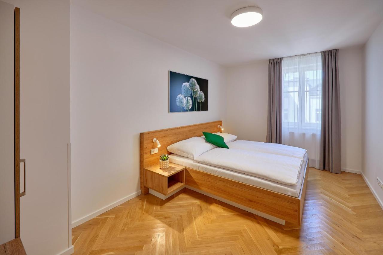 Downtown Suites Rubesova Prága Kültér fotó