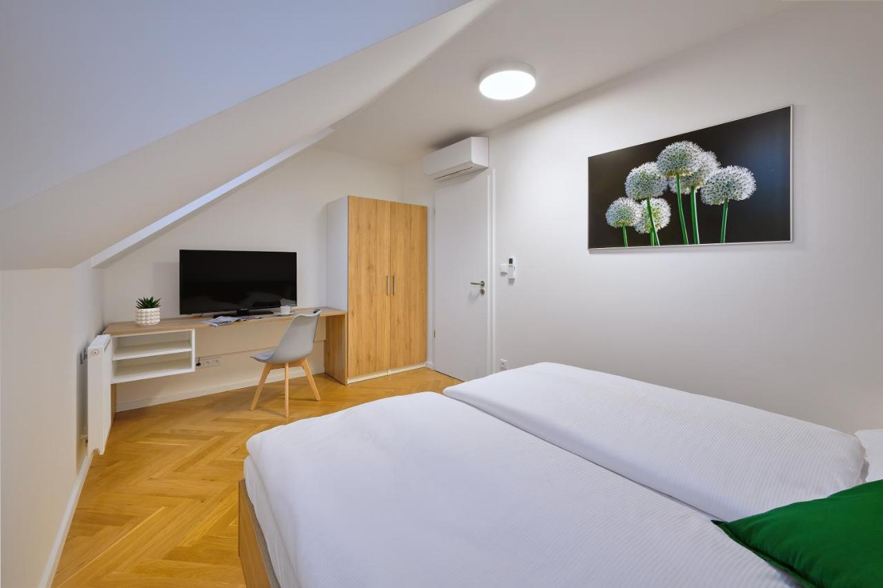 Downtown Suites Rubesova Prága Kültér fotó