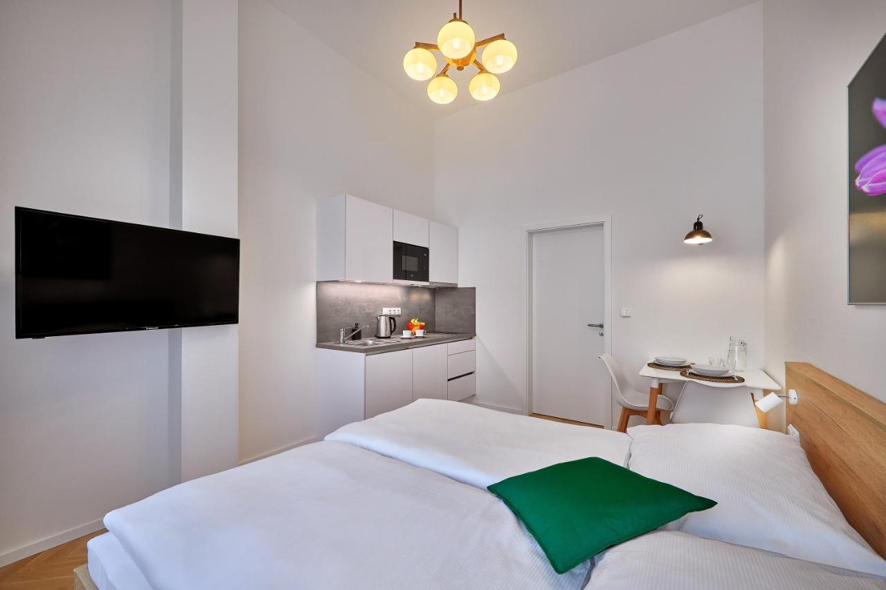 Downtown Suites Rubesova Prága Kültér fotó