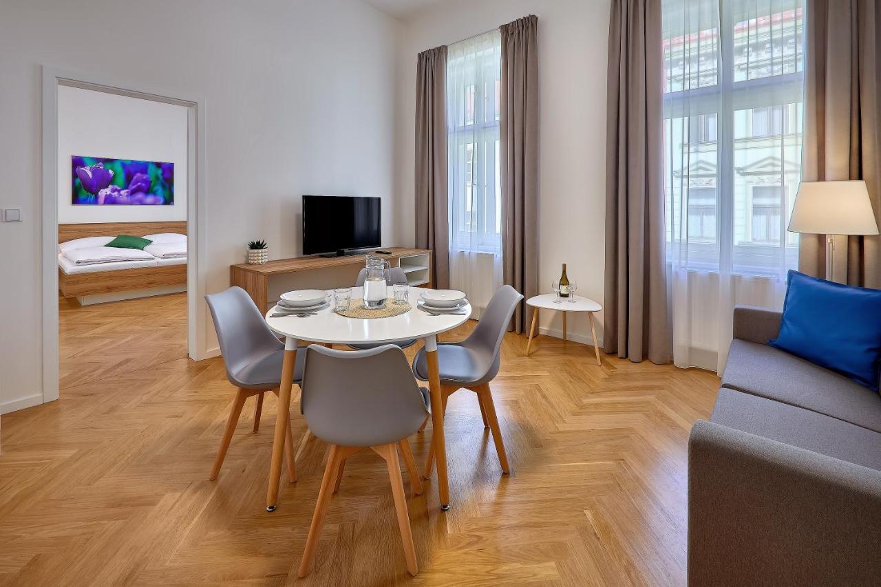 Downtown Suites Rubesova Prága Kültér fotó