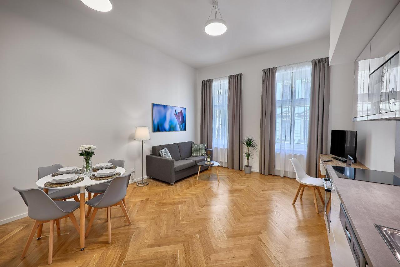 Downtown Suites Rubesova Prága Kültér fotó