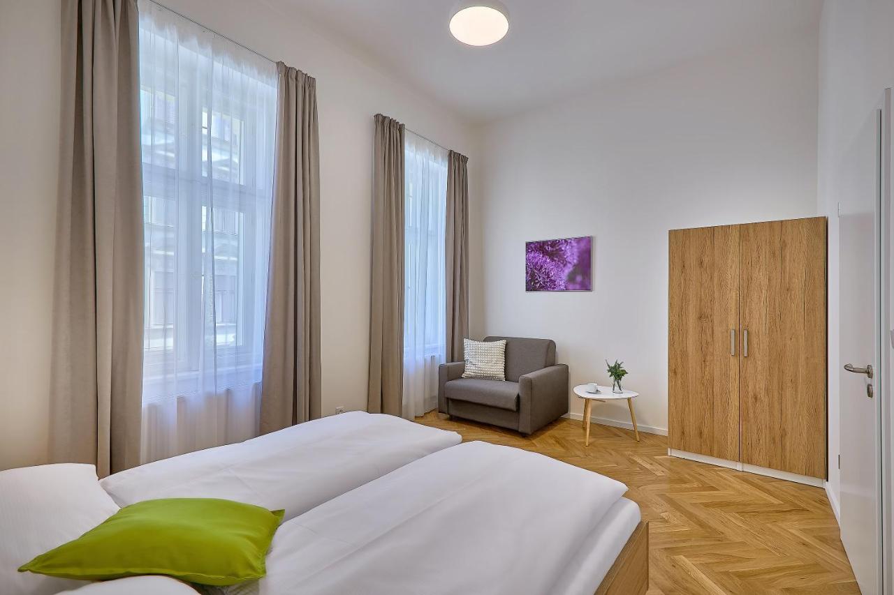 Downtown Suites Rubesova Prága Kültér fotó