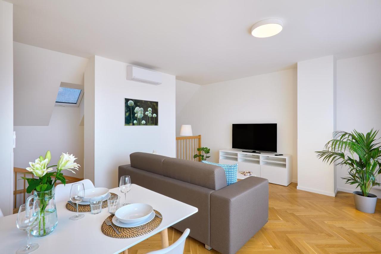 Downtown Suites Rubesova Prága Kültér fotó