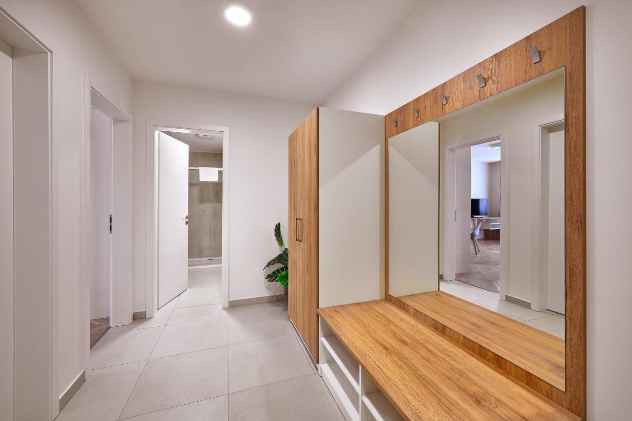 Downtown Suites Rubesova Prága Kültér fotó
