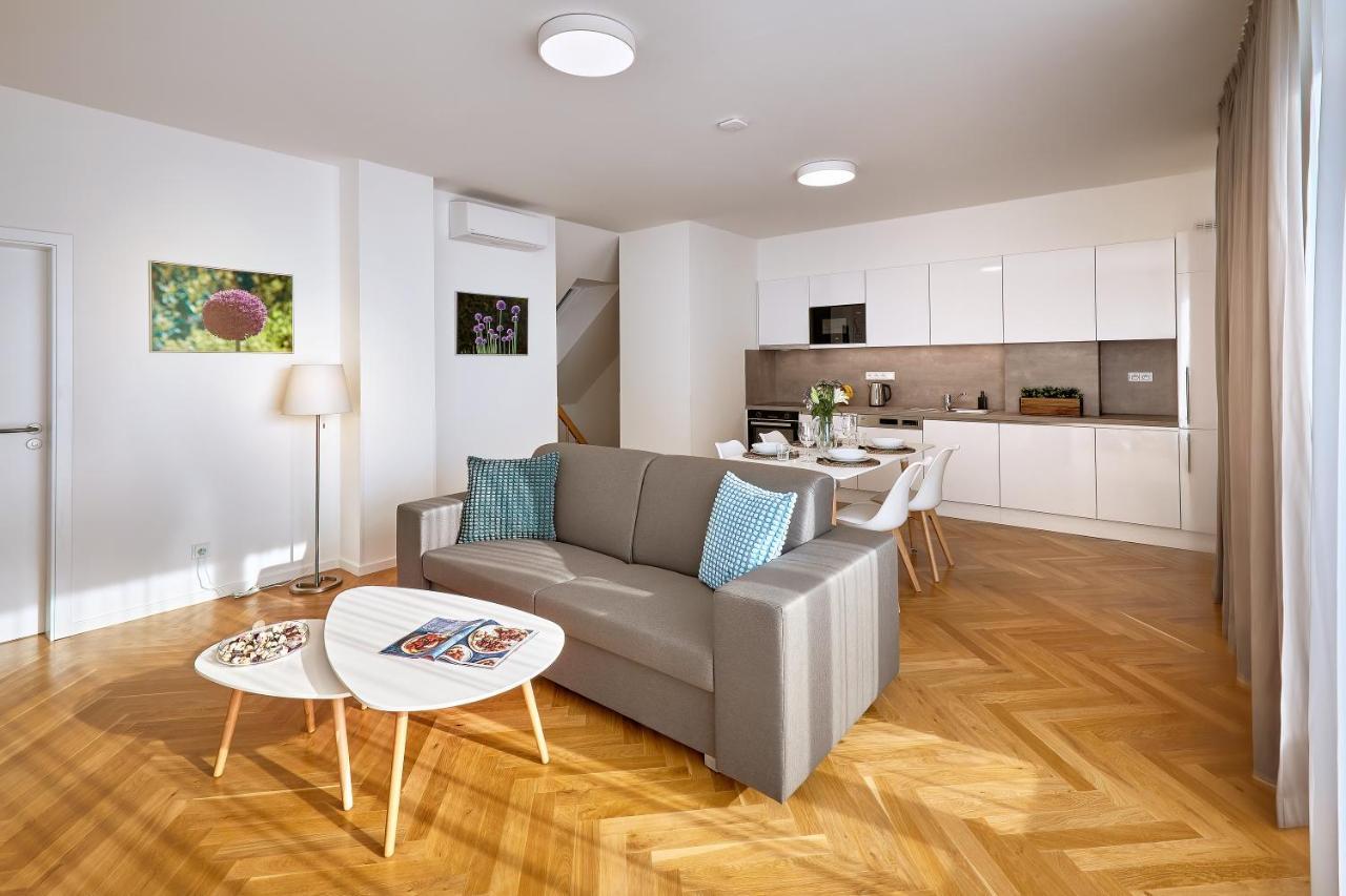Downtown Suites Rubesova Prága Kültér fotó