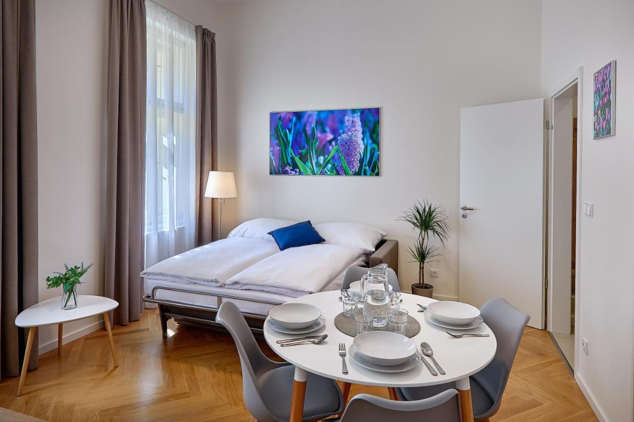 Downtown Suites Rubesova Prága Kültér fotó