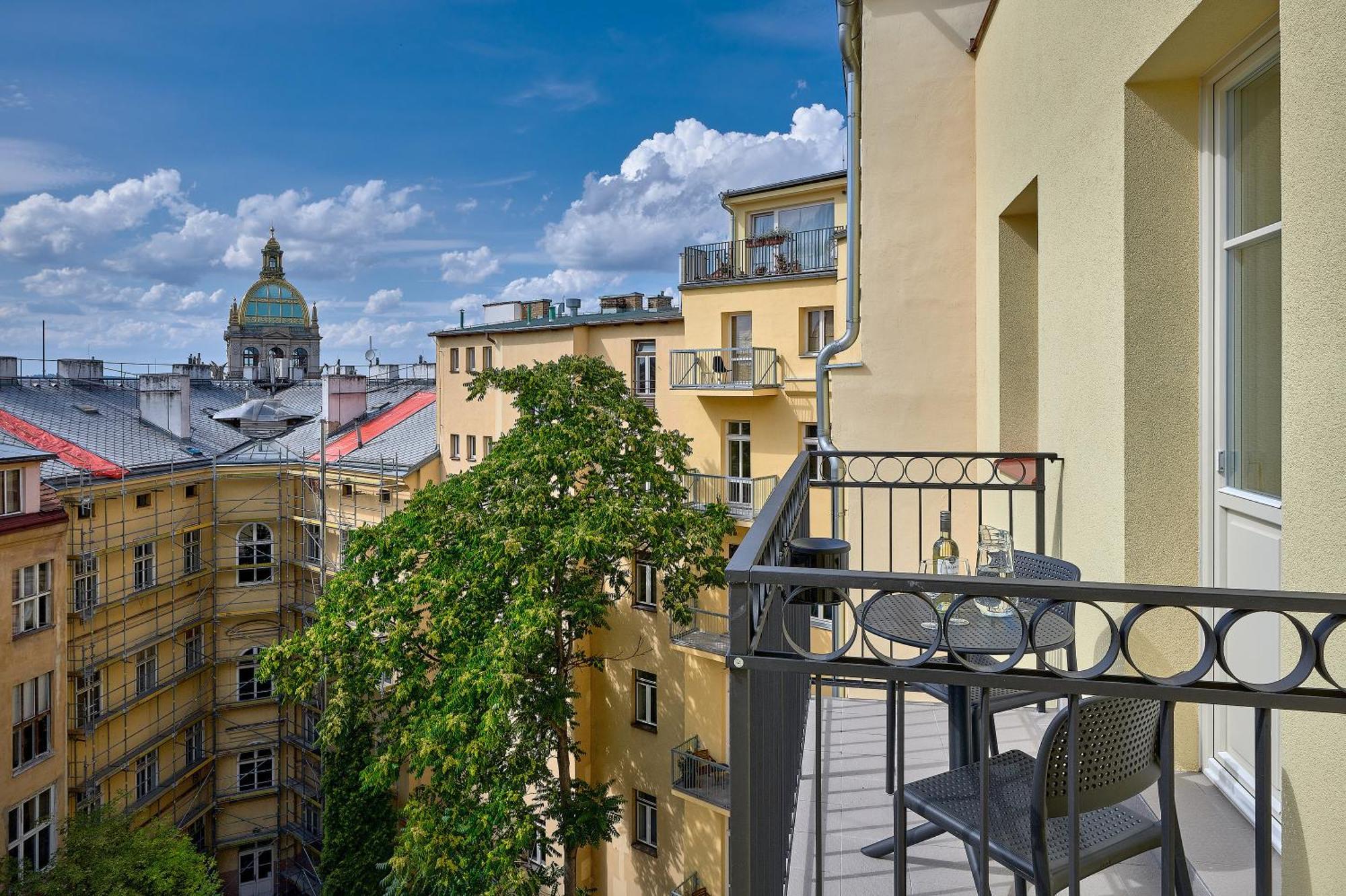 Downtown Suites Rubesova Prága Kültér fotó